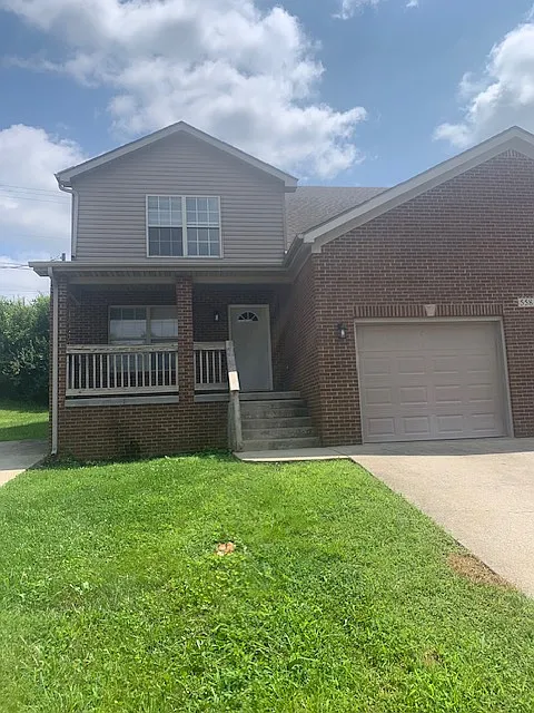 558 Hampton Way