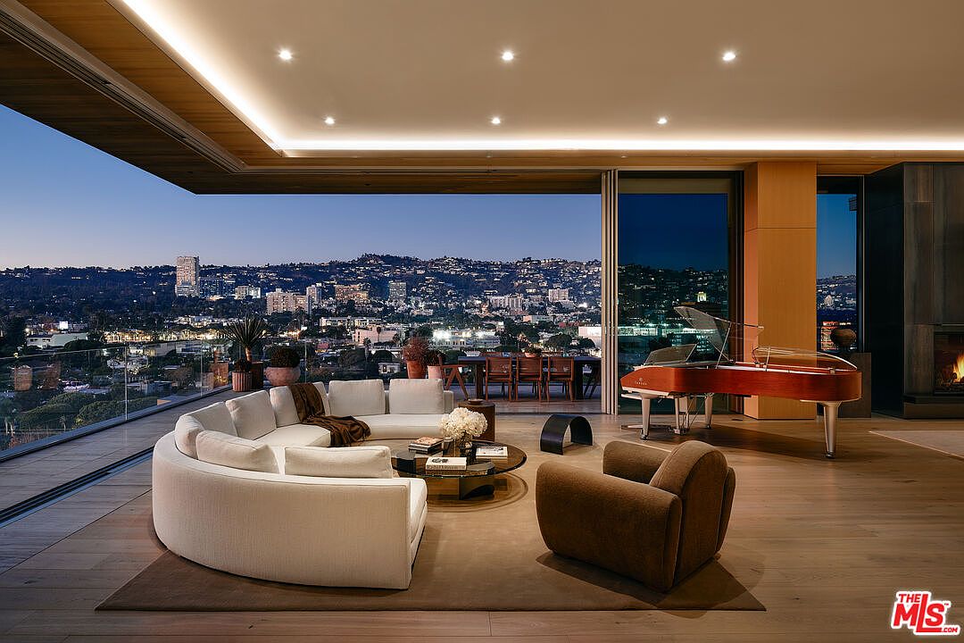 LVH | Ultra Luxury Penthouse in Los Angeles | Penthouse Zeus