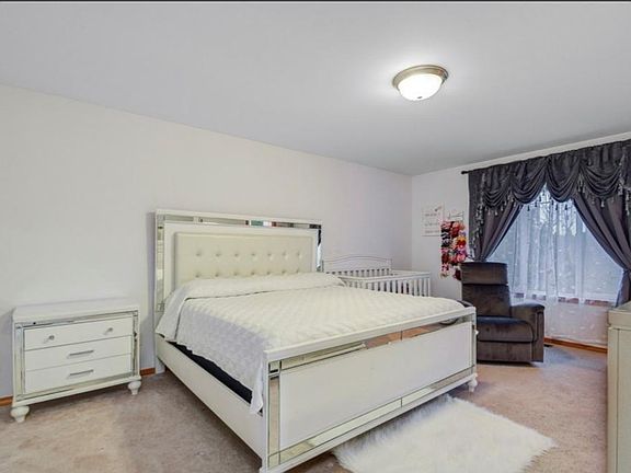 5th image of 6302 79th Ave NE