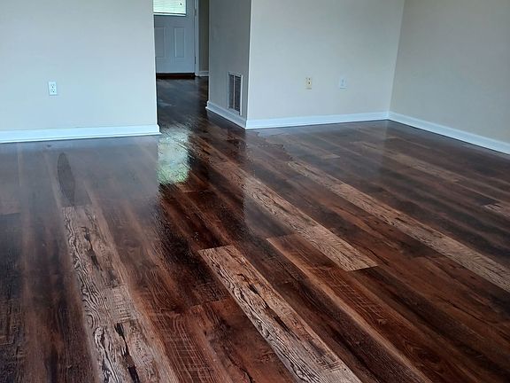 5th image of 2043 Edgewood Dr