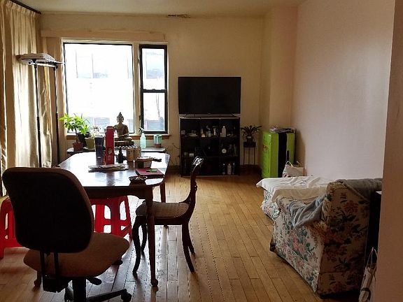 4th image of 2131 S Archer Ave APT 309