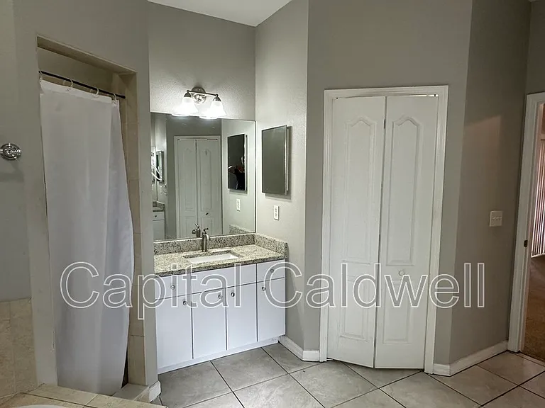 1215 E 29th Ave — Photo 13