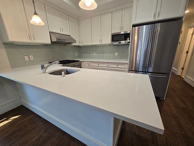 862 E 2nd St #1 — Photo 2