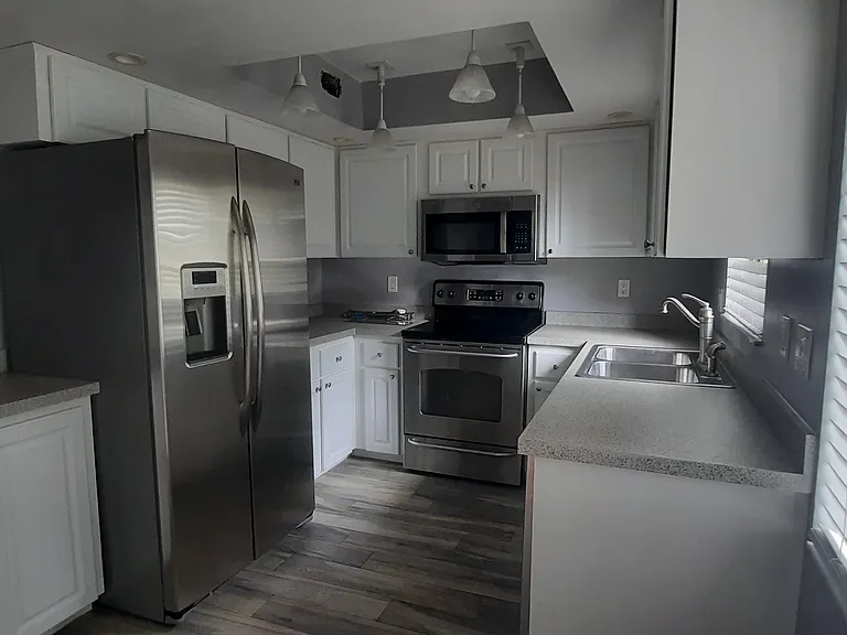 925 Fenton Ln — Photo 9