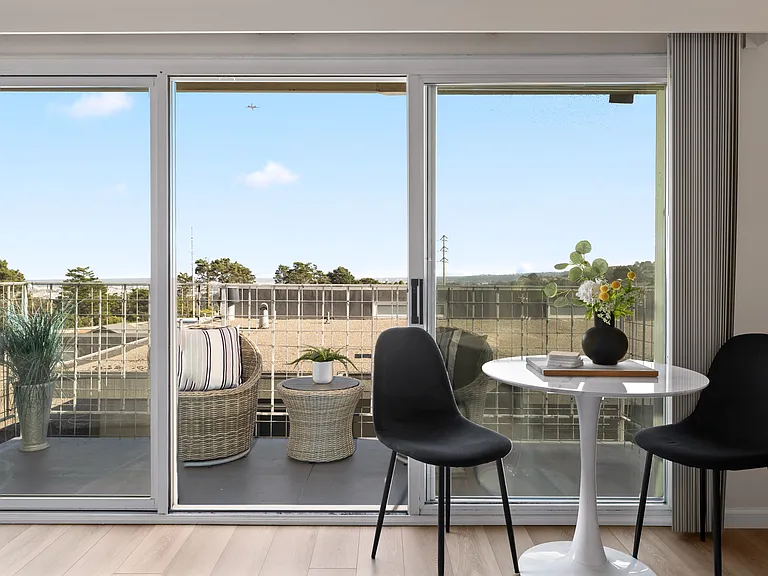 Peninsula View Apartments — Photo 13