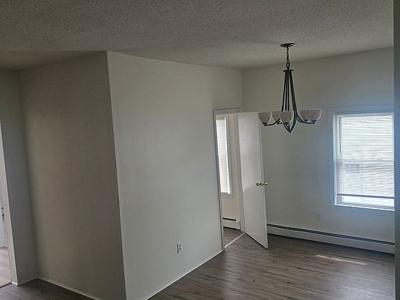 4th image of 395 Lake Ave