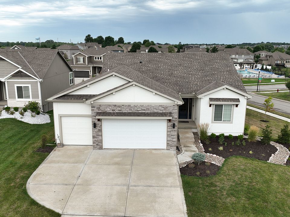 1st image of 9023 SE 1st St CT #Jkqpcj