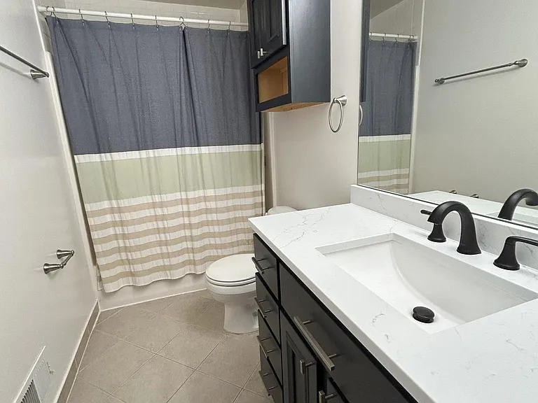2954 W Lyndale St — Photo 10