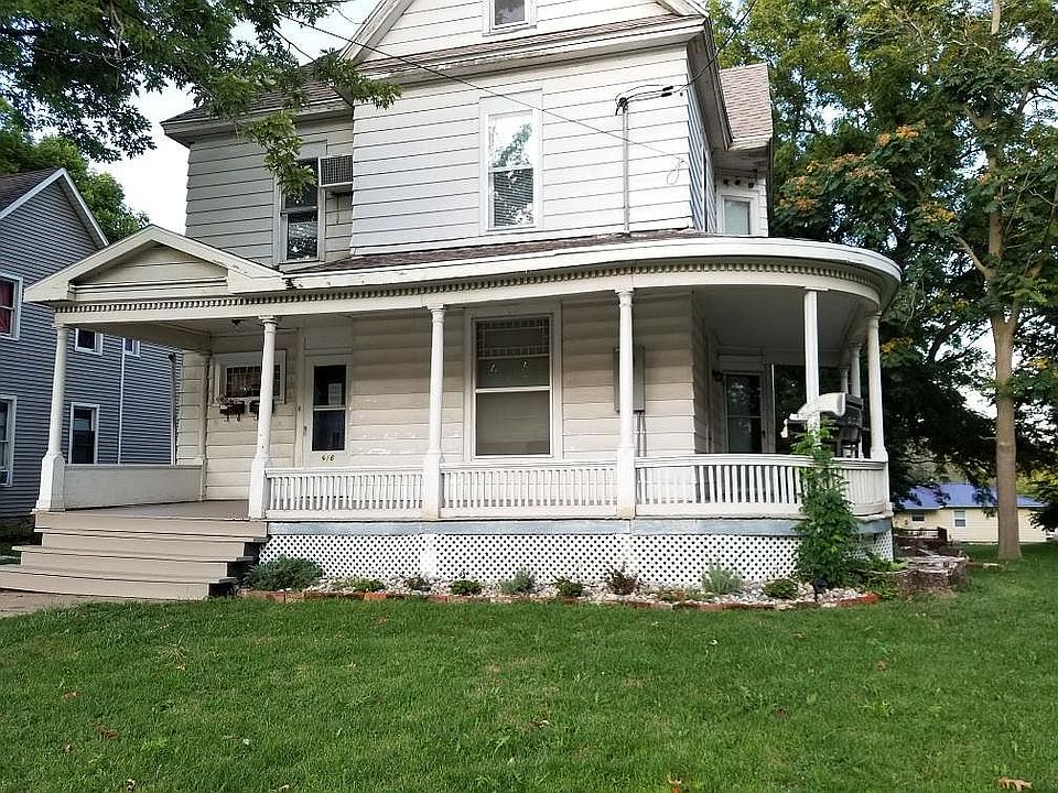 1st image of 916 N Market St