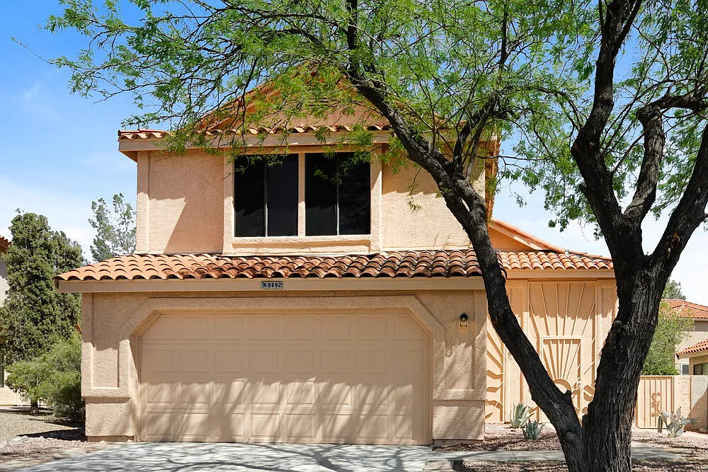 4 bed, 2.5 bath, 1970 sqft, $3,080 — Photo 1
