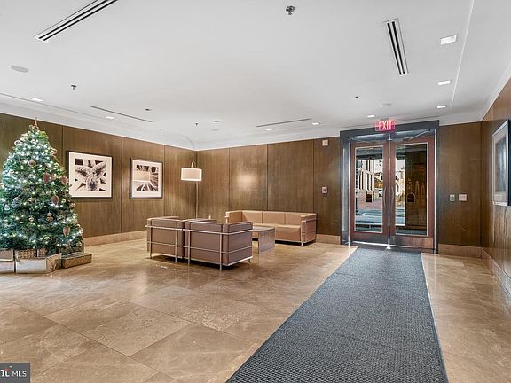 3rd image of 910 M St NW APT 126