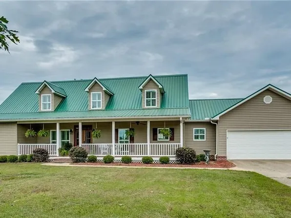 17068 Searcy Rd, Northport, AL 35475