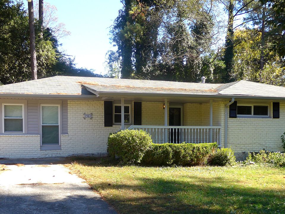 APPROX 1600 SQ FT WITH 2 LIVING ROOMS