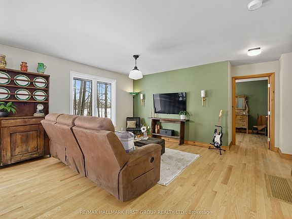 4th image of 500 Honey Rd