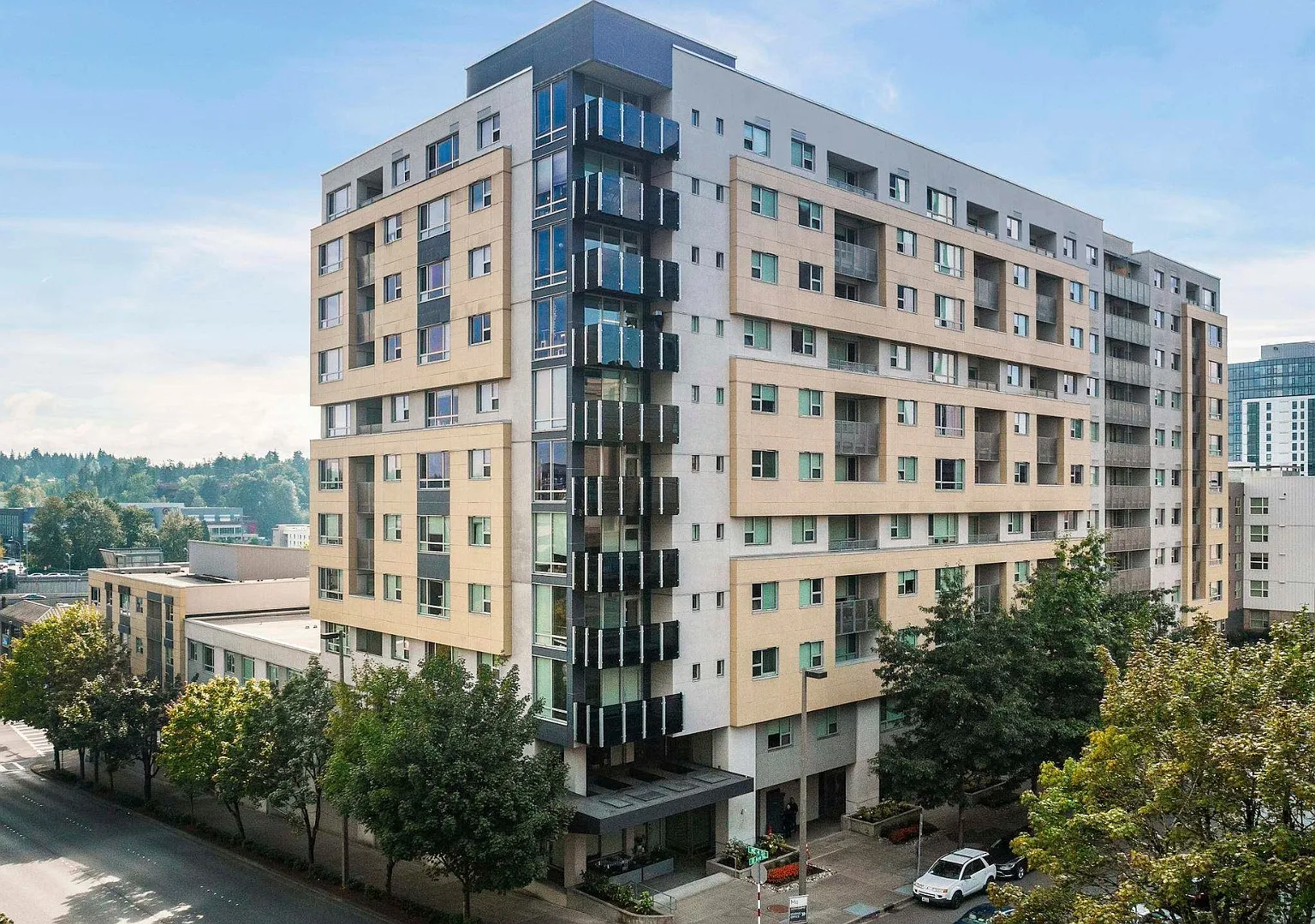 Metro 112 Apartments — Photo 1