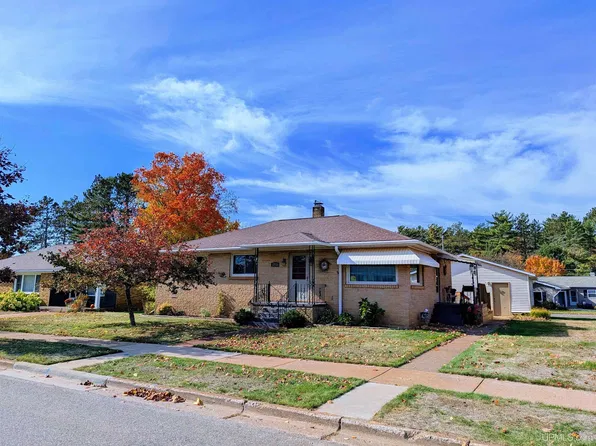 1213 Wenonah St, Negaunee, MI 49866