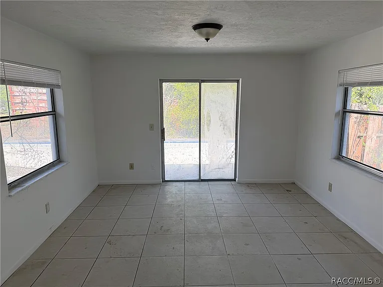 229 W Casurina Pl — Photo 10