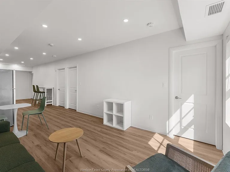 185 Randolph Pl — Photo 31