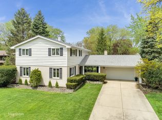 22 Marie Dr, Downers Grove, IL 60516