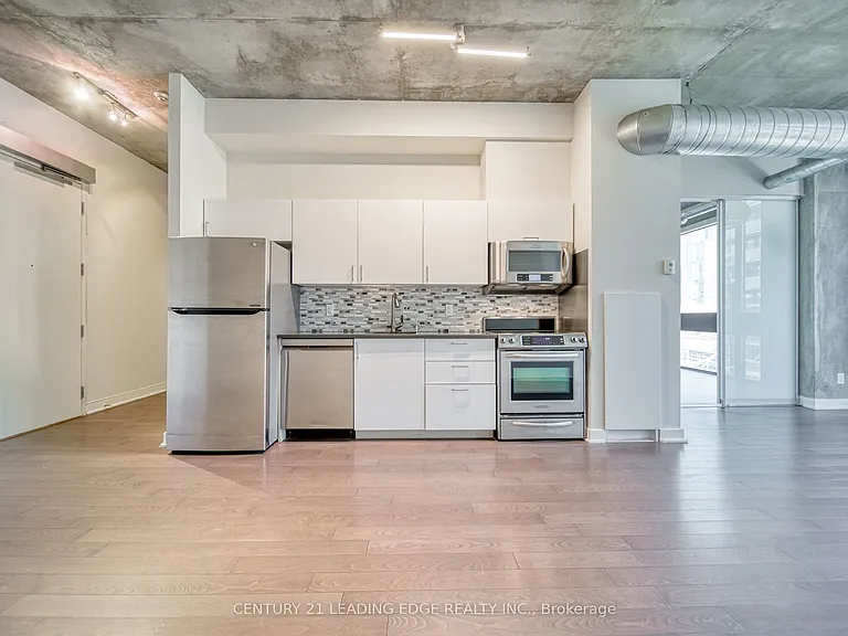 60 Bathurst St #306 — Photo 4