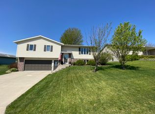344 Prairie View Dr, Carroll, IA 51401