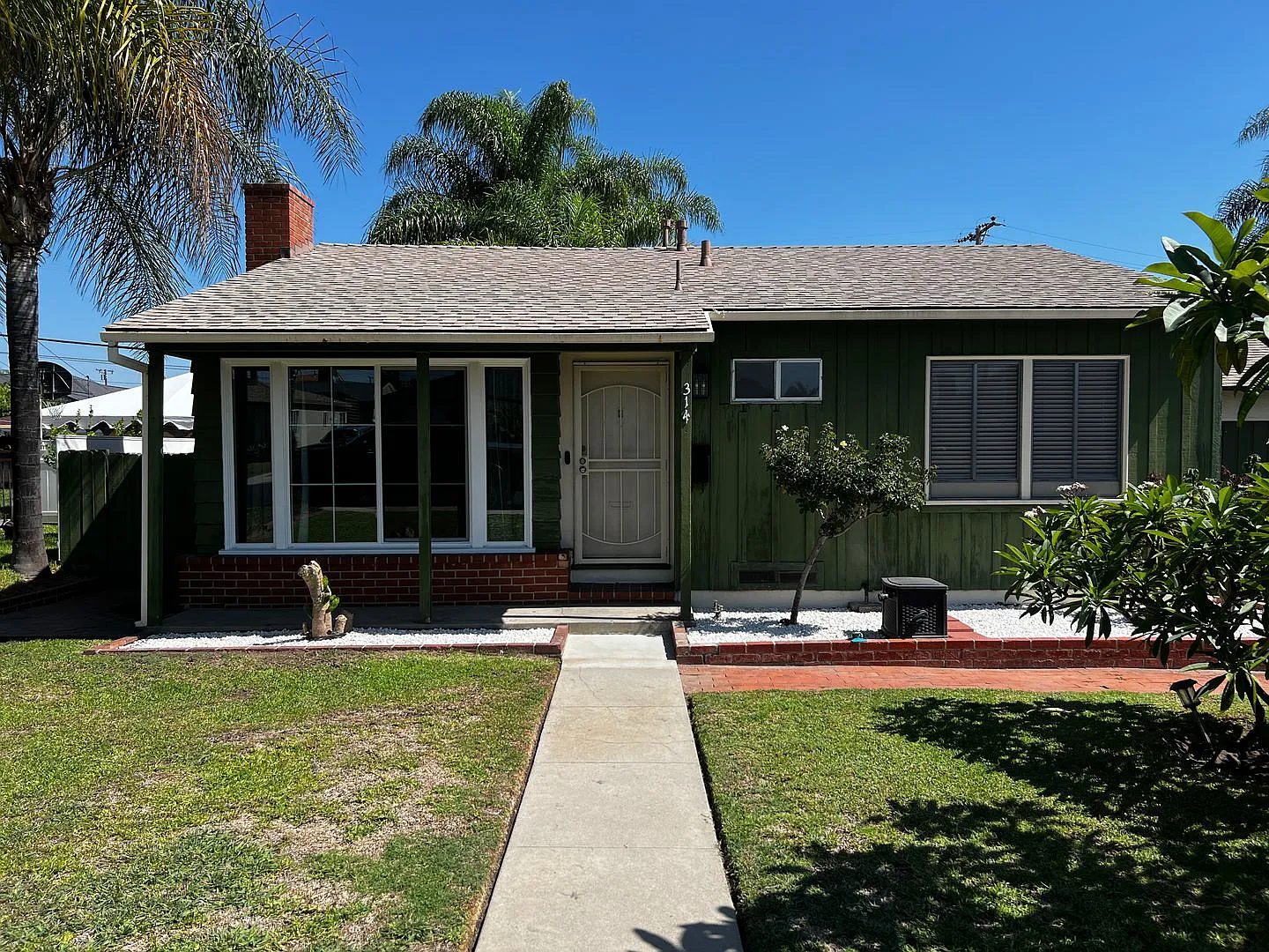 2 Bedroom 1 Bath Duplex for Rent in Montebello with 1 Car Garage — Photo 2
