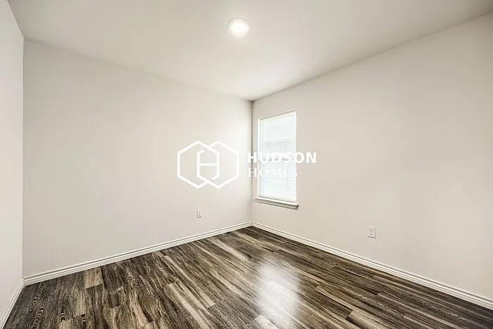 7918 Vineyard Dr — Photo 10