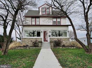 2003 Walnut St, Holmes, PA 19043