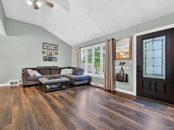 5th image of 13 Clarkview Road