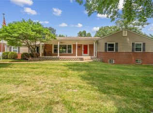 1113 Whitecliff Dr, Saint Louis, MO