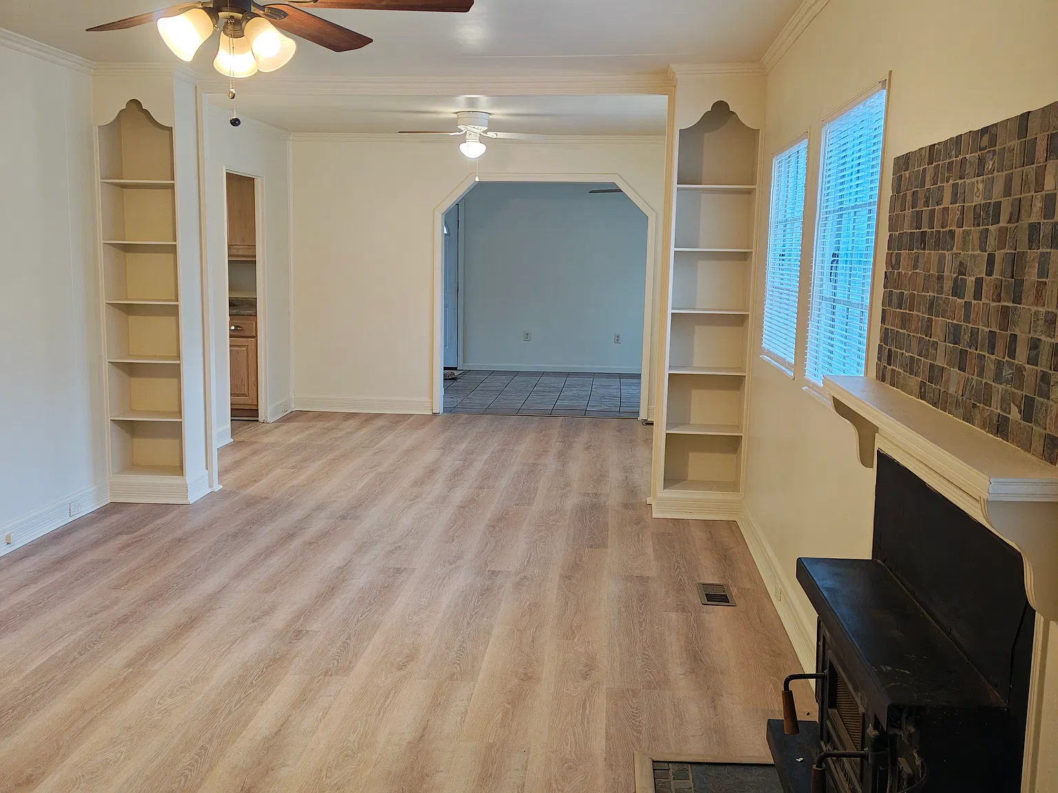 3 bed, 1.5 bath, 1629 sqft, $1,450 — Photo 3