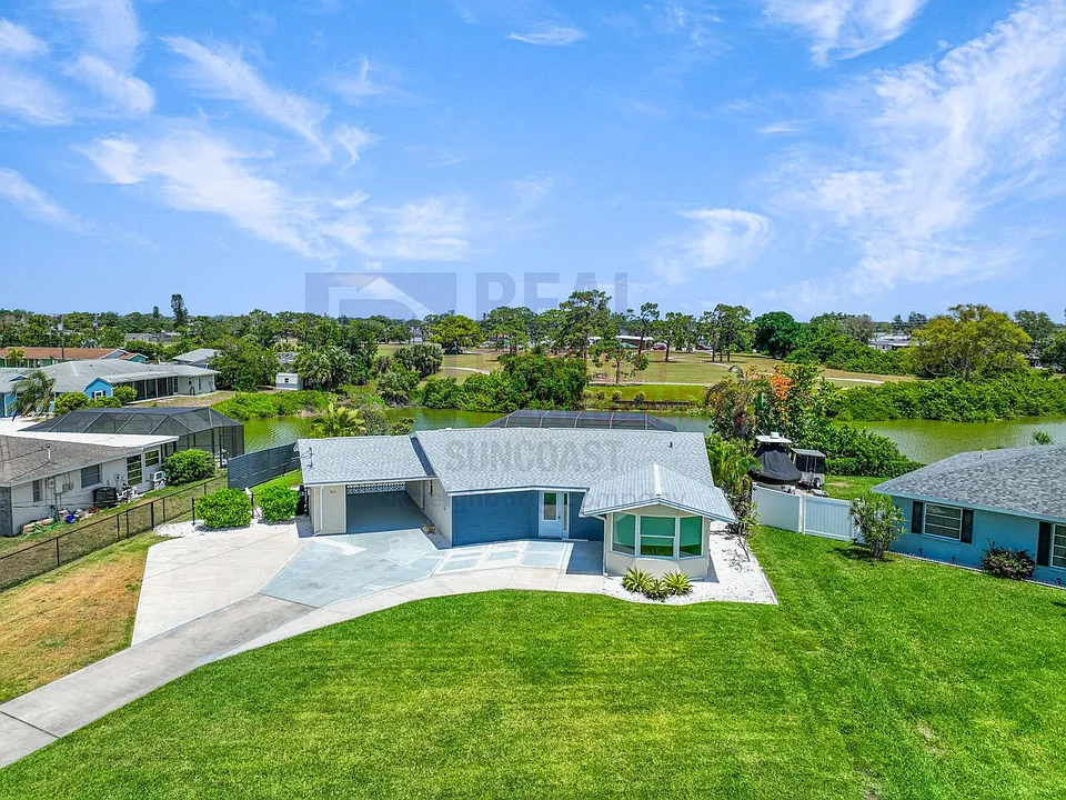 411 Pine Tree Ter