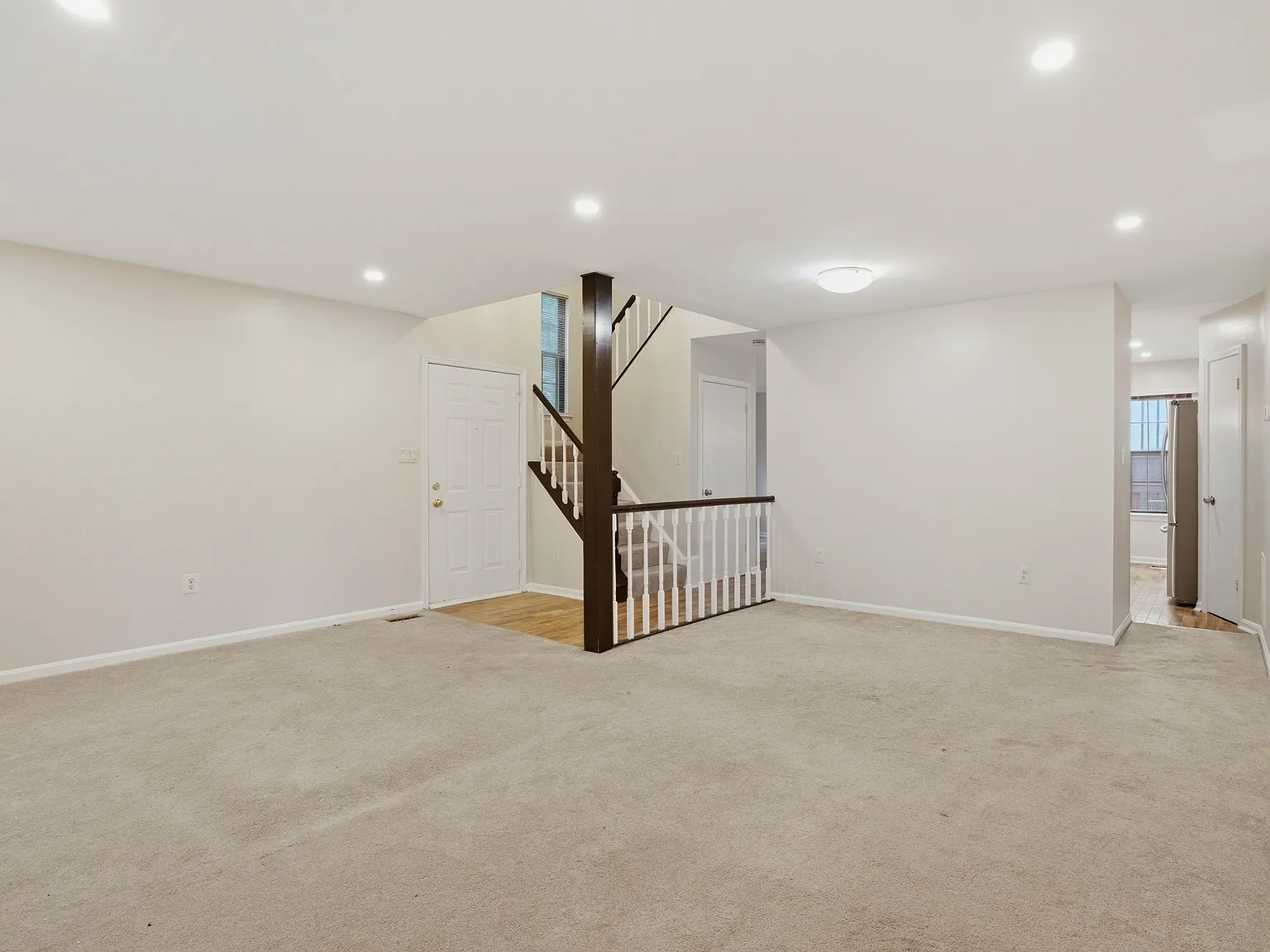3 bed, 2062 sqft, $2,700 — Photo 4