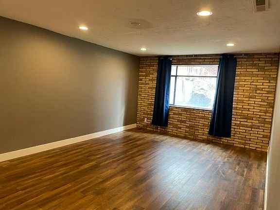 5th image of 450 E 100 S APT 14