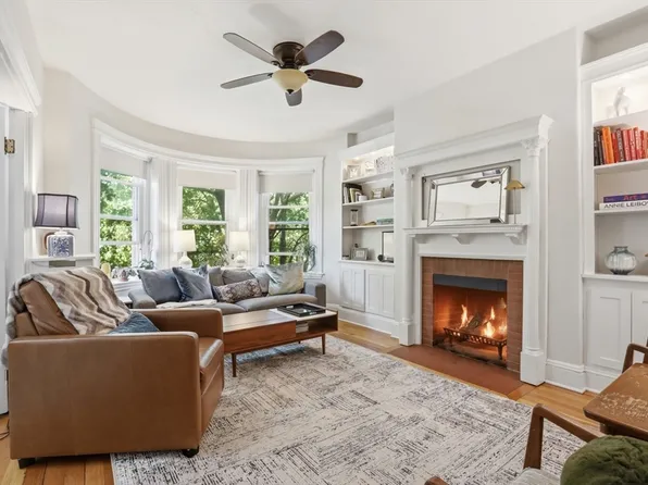 1896 Beacon St #3, Brookline, MA 02445