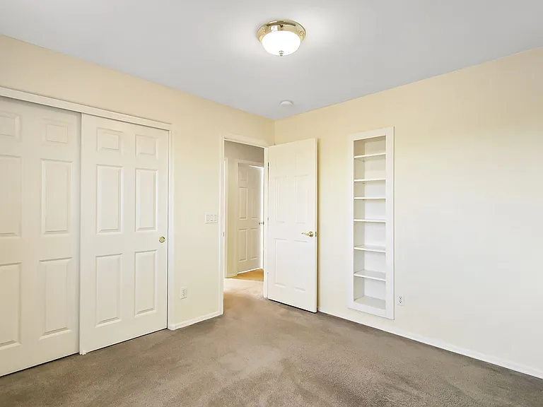 14226 W Wethersfield Rd — Photo 47