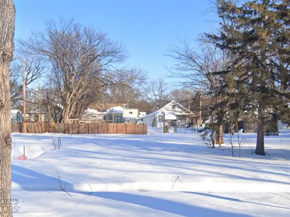 308 13th St S, Moorhead, MN 56560