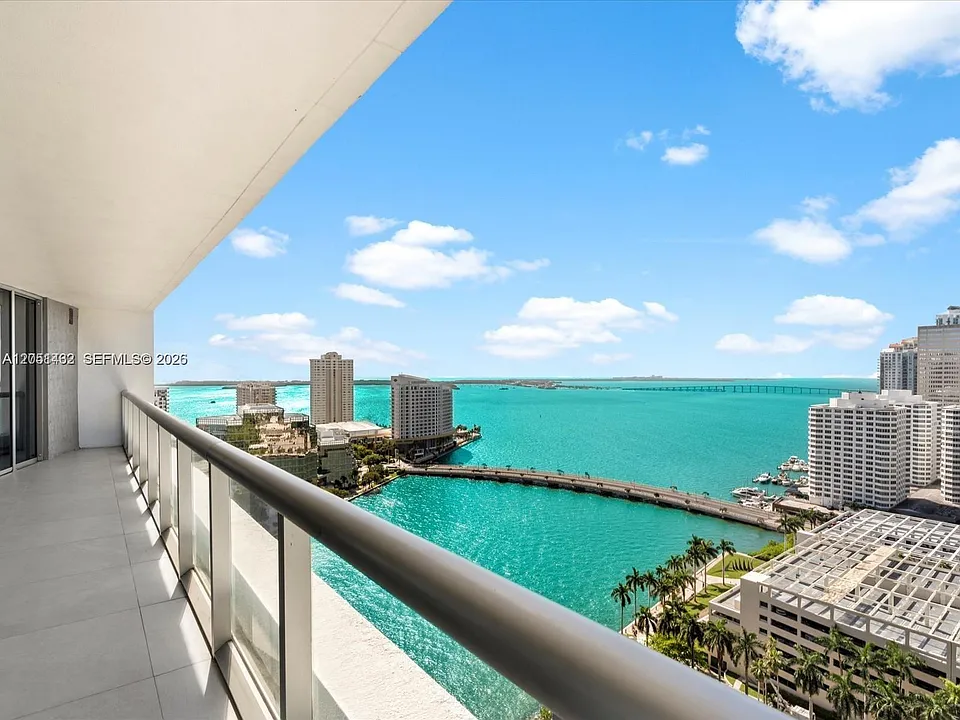 495 Brickell Ave #2305