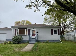 91 Cedar St, Fairhaven, MA 02719