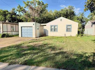 2261 S Grove St, Wichita, KS 67211