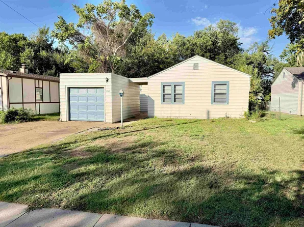 2261 S Grove St, Wichita, KS 67211