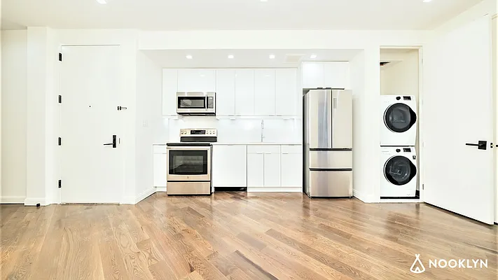 Rented by Nooklyn NYC LLC | media 40