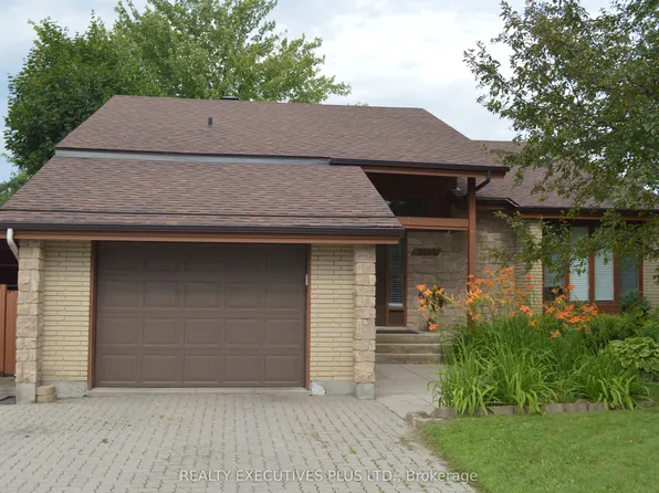 2157 Boyer Rd, Ottawa, ON K1C 1R5
