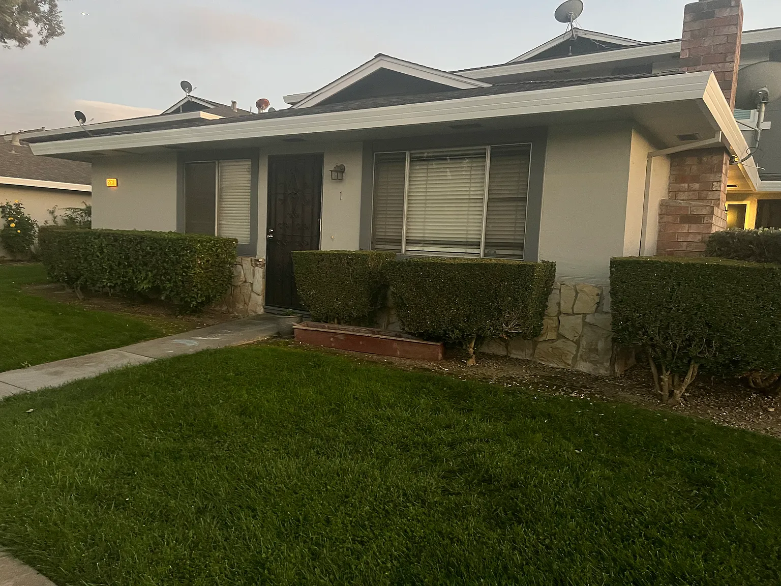 2 bed, 810 sqft, $3,350 — Photo 4