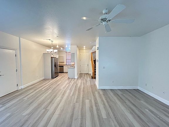 3rd image of 136 Tilbury Ave