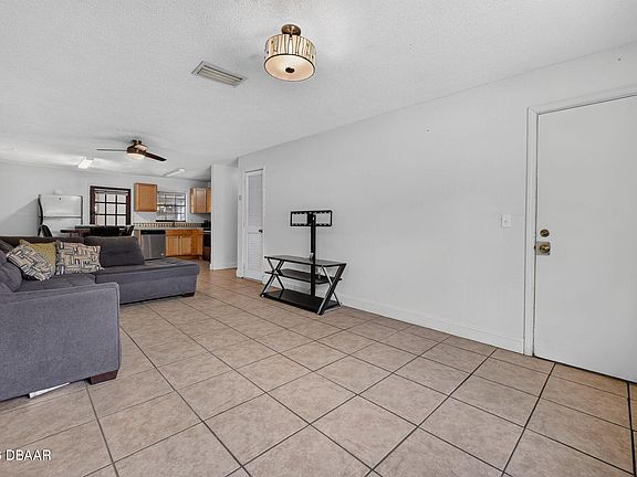 4th image of 912 Royal Oak Ct