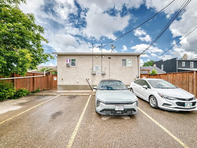 1530 Logan Ave — Photo 14