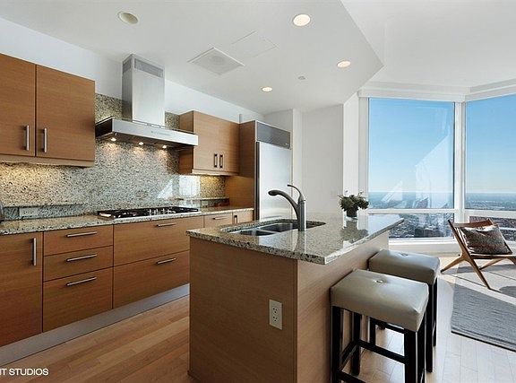 4th image of 401 N Wabash Ave Unit 82G