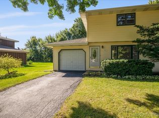 635 James St, Hinckley, IL 60520