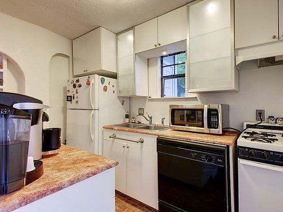 2nd image of 4814A Avenue G